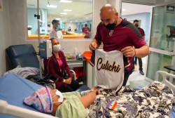 Tomateros visitan el Hospital Pediátrico de Sinaloa