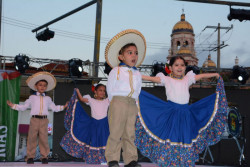 Realiza la U.A.S Festival de Fiestas Patrias
