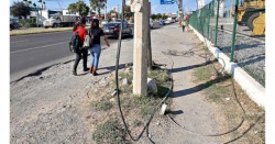 Niño en bici muere electrocutado por cable que reventó un camión