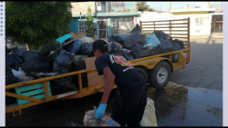 Bomberos recogen basura de dos colonias de Mazatlán
