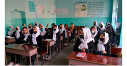 Los talibanes vuelven a prometer la reapertura de las escuelas de mujeres
