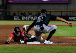 Naranjeros iguala la serie a Yaquis
