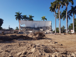 Derriban el antiguo edificio del sindicato azucarero en Los Mochis