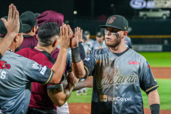 Tomateros pega primero, derrota 4 carerras contra 3 a Yaquis