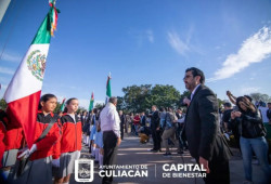 ¡Desfile por el Día de la Bandera en Culiacán!