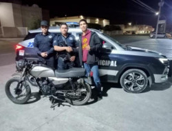 Agentes de la SSPM recuperan “moto” robada y la entregan a su dueño