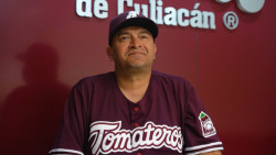 Oscar Robles fue presentado como manager de Tomateros de Culiacán