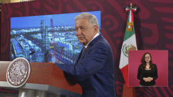 Defiende AMLO bajo costo de inversión de Dos Bocas