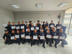 Se gradúan 20 bomberos en Culiacán