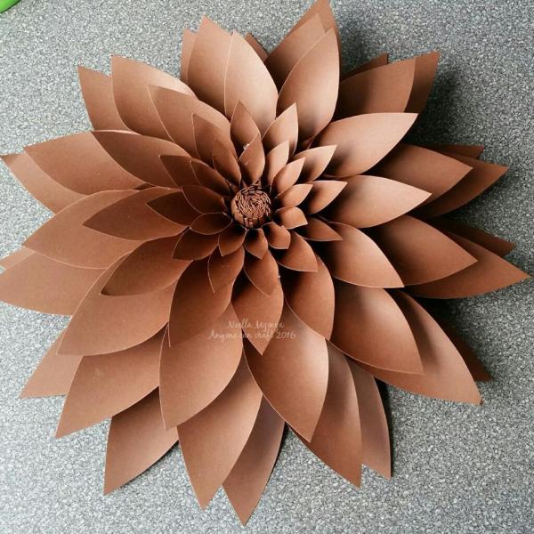 Cómo hacer flores de papel grandes